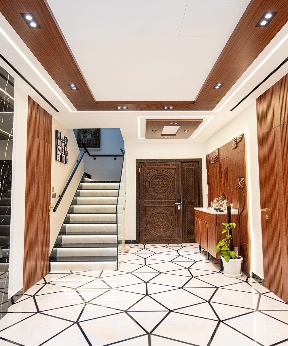 360-degree view of contemporary office space